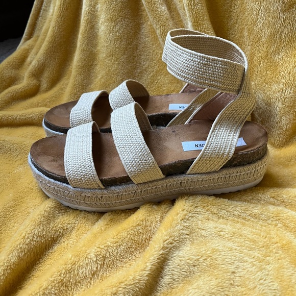 Steve Madden Women's Kimmie Wedge Sandal-so comfortable - Picture 7 of 15